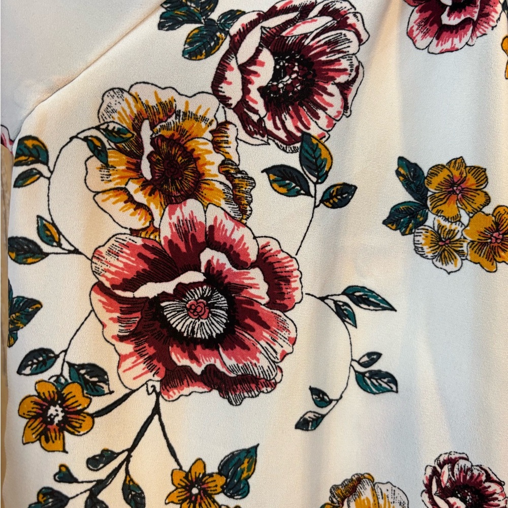 Maurices Floral Top w Flutter Sleeves - Picture 5 of 9